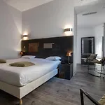 Отель De Paris 3*