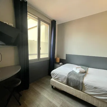 Hotel De Paris 3*
