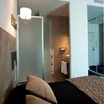 De Paris 3*