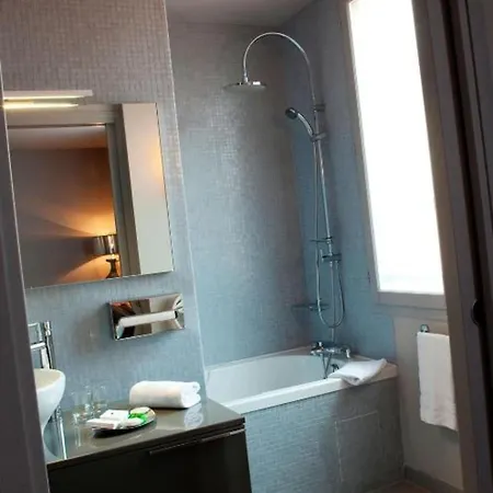 De Paris 3*