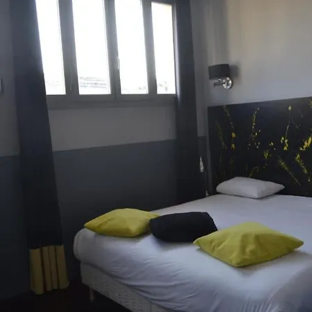 Ξενοδοχείο De Paris 3*