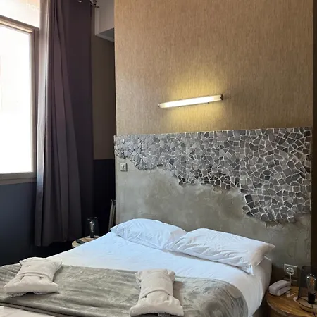 De Paris Otel 3*