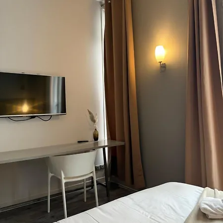 Hotel De Paris 3*