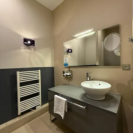 De Paris 3*