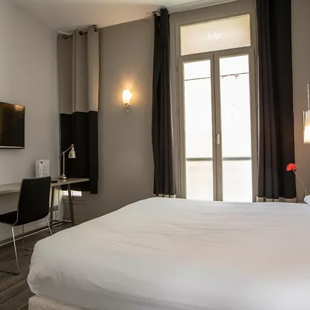 De Paris 3*