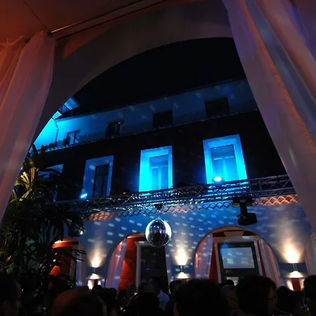 Otel De Paris