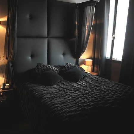 Otel De Paris 3*