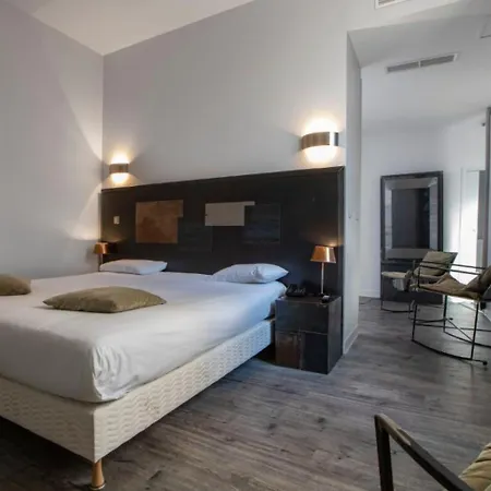 Otel De Paris 3*