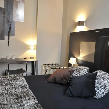 Szálloda De Paris 3*