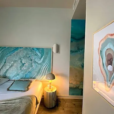 De Paris Hotel 3*