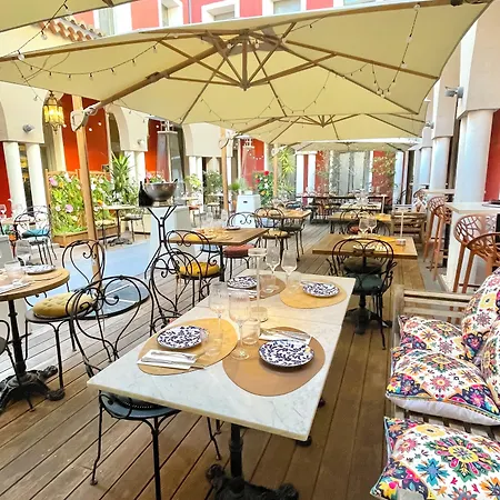 De Paris Hotel